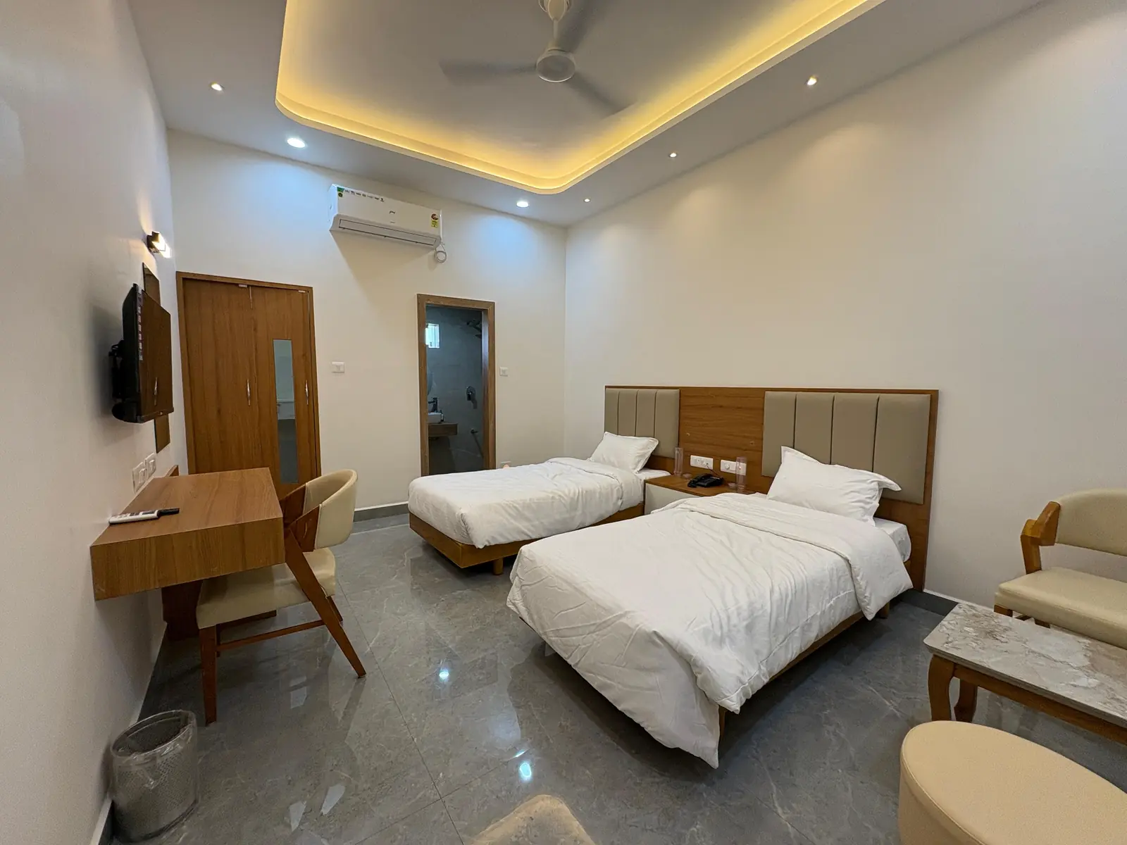 Super Deluxe Room (Twin Beds) - Sharing Basis