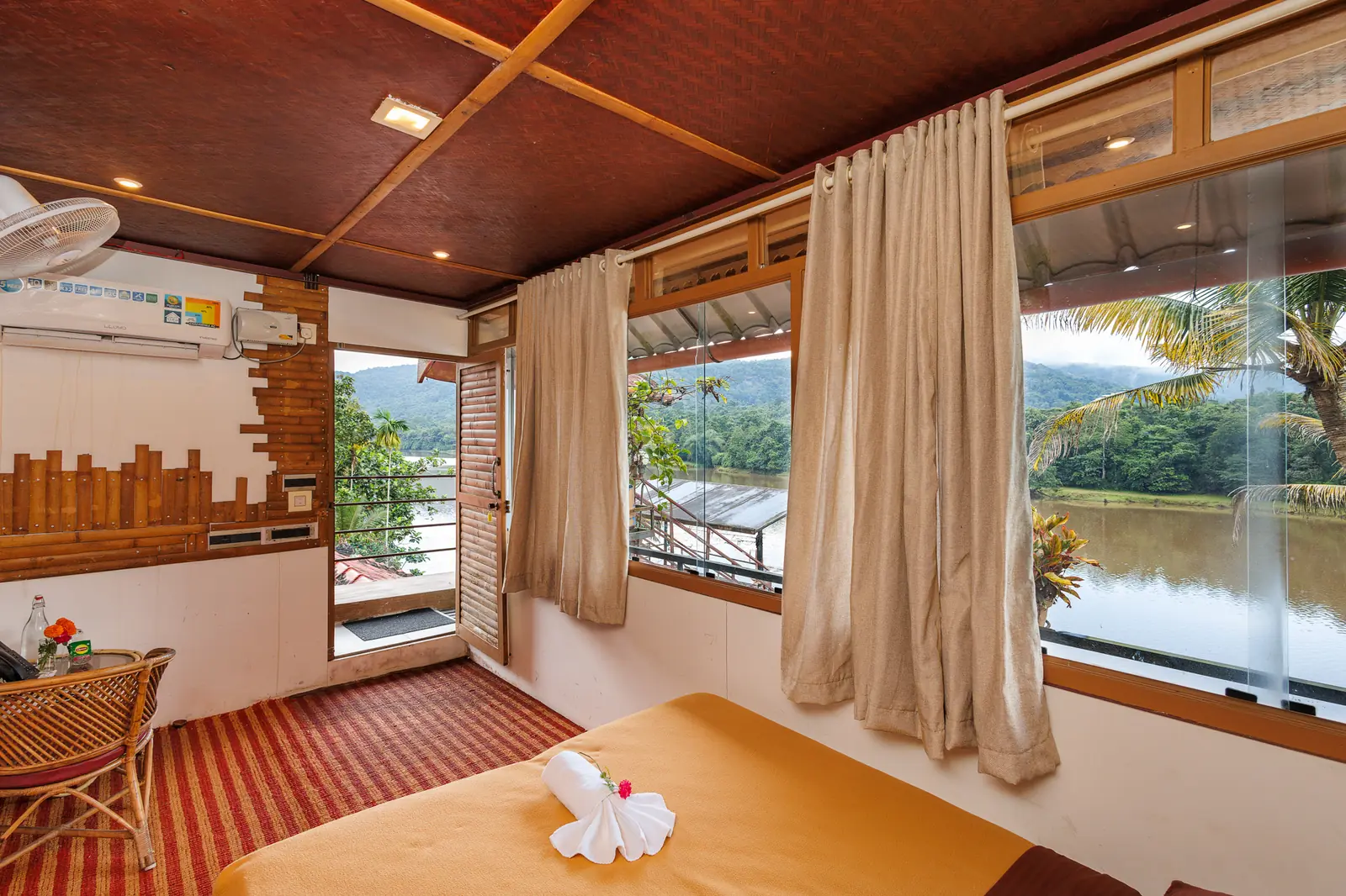 Specialty Lodging :Whispering Bamboo - Double Occupancy