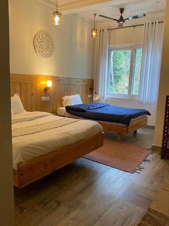 Guesthouse Double Room with Private Washroom
